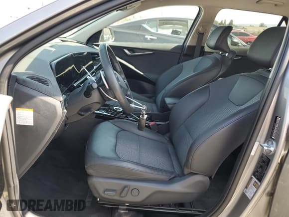 ✅ 2023 Kia Niro EX • VIN: KNDCS3LF8P5048996 • Lot: 61100415. Wystawiony na Copart z przebiegiem 98 398 mil. Bezpłatny archiwum sprzedaży aukcyjnych z USA i szczegółowy raport historii pojazdu na DreamBid. Zdjęcie 7.