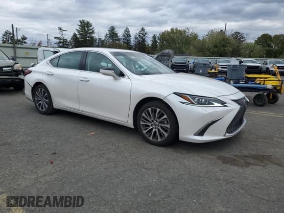 ✅ 2021 Lexus ES 350 • VIN: 58ADZ1B13MU105217 • Лот: 82614035. Опубликован ранее на Copart с пробегом 608 827 миль. Бесплатный доступ к архиву аукционных продаж из США и подробный отчёт об истории автомобиля на DreamBid. Изображение 4.