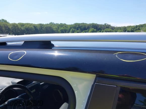 ✅ 2017 Jeep Renegade Limited • VIN: ZACCJBDBXHPG41356 • Lot: 42645193. Wystawiony na IAAI z przebiegiem 64 462 mil. Bezpłatny archiwum sprzedaży aukcyjnych z USA i szczegółowy raport historii pojazdu na DreamBid. Zdjęcie 17.