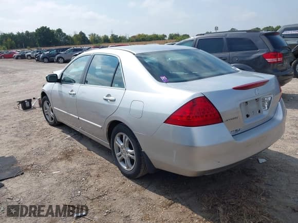 ✅ 2006 Honda Accord EX • VIN: 1HGCM56736A097055 • Лот: 43253072. Опубликован ранее на IAAI с пробегом 146 127 миль. Бесплатный доступ к архиву аукционных продаж из США и подробный отчёт об истории автомобиля на DreamBid. Изображение 3.