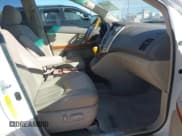 ✅ 2004 Lexus RX 330 • VIN: JTJGA31U140012353 • Лот: 43761448. Опубликован ранее на IAAI с пробегом 171 649 миль. Бесплатный доступ к архиву аукционных продаж из США и подробный отчёт об истории автомобиля на DreamBid. Изображение 5.