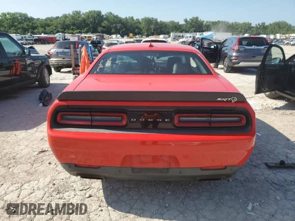 ✅ 2015 Dodge Challenger SRT Hellcat • VIN: 2C3CDZC97FH909412 • Lot: 63335285. Listed on Copart with Not provided. Free auction sales archive from the USA and detailed vehicle history report at DreamBid. Image 6.