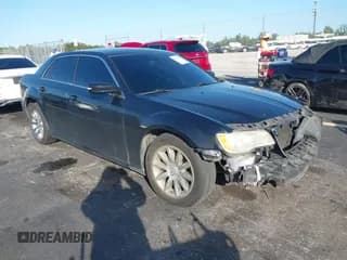 ✅ 2014 Chrysler 300 Uptown Edition • VIN: 2C3CCAAG0EH286686 • Лот: 43532290. Опубликован ранее на IAAI с пробегом 168 497 миль. Бесплатный доступ к архиву аукционных продаж из США и подробный отчёт об истории автомобиля на DreamBid. Изображение 1.