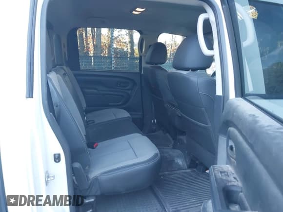 ✅ 2019 Nissan Titan SV • VIN: 1N6AA1EJ8KN500287 • Lot: 43580076. Listed on IAAI with 31,193 mi. Free auction sales archive from the USA and detailed vehicle history report at DreamBid. Image 8.