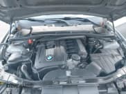 ✅ 2012 BMW 3 Series 328i xDrive • VIN: WBAKF5C56CE657076 • Lot: 43835237. Wystawiony na IAAI z przebiegiem 138 360 mil. Bezpłatny archiwum sprzedaży aukcyjnych z USA i szczegółowy raport historii pojazdu na DreamBid. Zdjęcie 10.