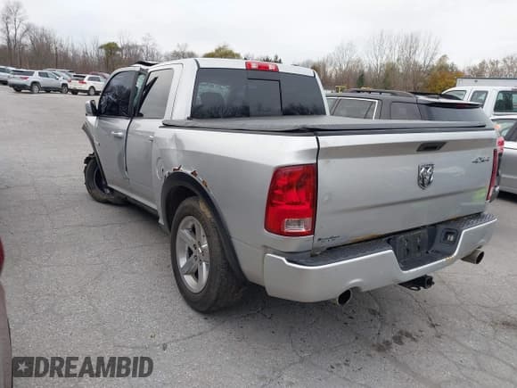 ✅ 2010 Dodge 1500 SLT • VIN: 1D7RV1CT7AS167701 • Lot: 40809595. Wystawiony na IAAI z przebiegiem Nie podano. Bezpłatny archiwum sprzedaży aukcyjnych z USA i szczegółowy raport historii pojazdu na DreamBid. Zdjęcie 3.