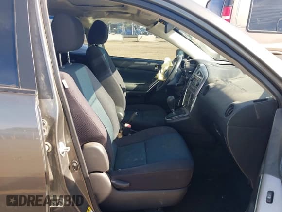 ✅ 2006 Toyota Matrix XR • VIN: 2T1KR30E46C566141 • Lot: 43425411. Wystawiony na IAAI z przebiegiem 221 207 mil. Bezpłatny archiwum sprzedaży aukcyjnych z USA i szczegółowy raport historii pojazdu na DreamBid. Zdjęcie 5.