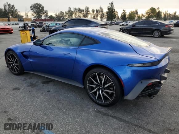 ✅ 2020 Aston Martin Vantage • VIN: SCFSMGAW3LGN03625 • Lot: 86402044. Wystawiony na Copart z przebiegiem 25 711 mil. Bezpłatny archiwum sprzedaży aukcyjnych z USA i szczegółowy raport historii pojazdu na DreamBid. Zdjęcie 2.