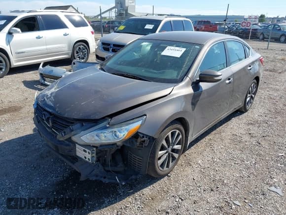 ✅ 2017 Nissan Altima SV • VIN: 1N4AL3AP4HC109487 • Lot: 43434464. Wystawiony na IAAI z przebiegiem 116 839 mil. Bezpłatny archiwum sprzedaży aukcyjnych z USA i szczegółowy raport historii pojazdu na DreamBid. Zdjęcie 18.