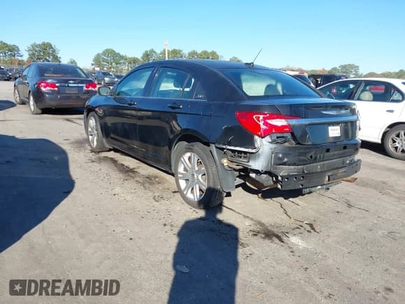 ✅ 2012 Chrysler 200 Touring • VIN: 1C3CCBBBXCN108393 • Lot: 43624174. Wystawiony na IAAI z przebiegiem 162 082 mil. Bezpłatny archiwum sprzedaży aukcyjnych z USA i szczegółowy raport historii pojazdu na DreamBid. Zdjęcie 3.