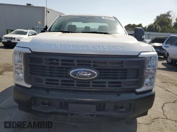 ✅ 2024 Ford F-250 XL • VIN: 1FTBF2AA5REF88844 • Лот: 59760555. Опубликован ранее на Copart с пробегом 1 098 миль. Бесплатный доступ к архиву аукционных продаж из США и подробный отчёт об истории автомобиля на DreamBid. Изображение 5.