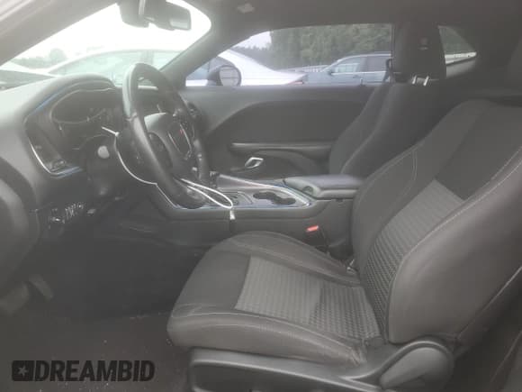 ✅ 2018 Dodge Challenger SXT Plus • VIN: 2C3CDZAG4JH161521 • Lot: 66109184. Wystawiony na Copart z przebiegiem 77 665 mil. Bezpłatny archiwum sprzedaży aukcyjnych z USA i szczegółowy raport historii pojazdu na DreamBid. Zdjęcie 7.