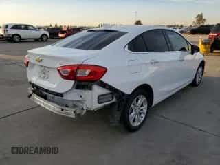 2019 Chevrolet Cruze LT z VIN 1G1BE5SMXK7129521, wystawiony jako Copart lot #66386592 z przebiegiem 48 119 mil mil oraz . Historia ofert i sprzedaży dostępna na DreamBid. Obrazek 4.