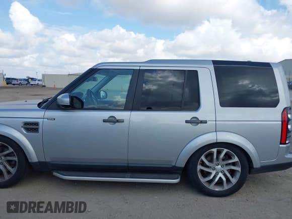 ✅ 2016 Land Rover LR4 HSE • VIN: SALAG2V60GA826594 • Лот: 43097417. Опубликован ранее на IAAI с пробегом 132 643 миль. Бесплатный доступ к архиву аукционных продаж из США и подробный отчёт об истории автомобиля на DreamBid. Изображение 14.