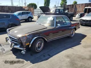 ✅ 1970 Mercedes-Benz SL • VIN: 11304412015305 • Лот: 65378684. Опубликован ранее на Copart с пробегом 83 202 миль. Бесплатный доступ к архиву аукционных продаж из США и подробный отчёт об истории автомобиля на DreamBid. Изображение 1.