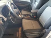 ✅ 2018 Hyundai Kona SE • VIN: KM8K1CAA2JU113369 • Лот: 58875093. Опубликован ранее на Copart с пробегом 54 566 миль. Бесплатный доступ к архиву аукционных продаж из США и подробный отчёт об истории автомобиля на DreamBid. Изображение 7.