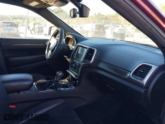 2018 Jeep Grand Cherokee Altitude z VIN 1C4RJFAG4JC343770, wystawiony jako IAAI lot #43439599 z przebiegiem 136 804 mil mil oraz . Historia ofert i sprzedaży dostępna na DreamBid. Obrazek 5.