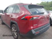 ✅ 2020 Toyota RAV4 XLE Premium • VIN: JTMA1RFV9LD062678 • Lot: 42664960. Wystawiony na IAAI z przebiegiem 94 005 mil. Bezpłatny archiwum sprzedaży aukcyjnych z USA i szczegółowy raport historii pojazdu na DreamBid. Zdjęcie 3.