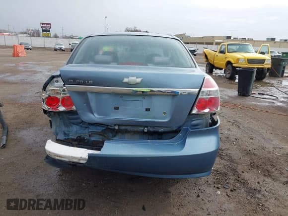 ✅ 2008 Chevrolet Aveo LS • VIN: KL1TD56678B057376 • Lot: 41690292. Wystawiony na IAAI z przebiegiem 198 508 mil. Bezpłatny archiwum sprzedaży aukcyjnych z USA i szczegółowy raport historii pojazdu na DreamBid. Zdjęcie 16.