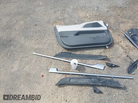 ✅ 2022 Kia Telluride S • VIN: 5XYP64HC8NG323569 • Lot: 42659152. Listed on IAAI with 96,985 mi. Free auction sales archive from the USA and detailed vehicle history report at DreamBid. Image 12.