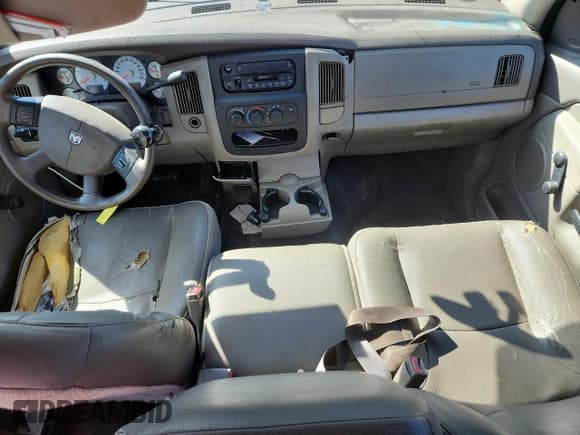 ✅ 2004 Dodge 2500 ST • VIN: 3D7KA28C84G135072 • Lot: 87246645. Wystawiony na Copart z przebiegiem 331 212 mil. Bezpłatny archiwum sprzedaży aukcyjnych z USA i szczegółowy raport historii pojazdu na DreamBid. Zdjęcie 8.