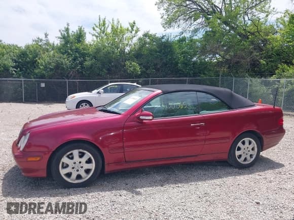 ✅ 2002 Mercedes-Benz CLK 320/430 • VIN: WDBLK65G62T118893 • Lot: 42300653. Wystawiony na IAAI z przebiegiem 93 823 mil. Bezpłatny archiwum sprzedaży aukcyjnych z USA i szczegółowy raport historii pojazdu na DreamBid. Zdjęcie 14.