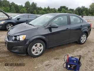 2013 Chevrolet Sonic LS с VIN 1G1JA5SH5D4195036, выставлен на аукционе Copart как лот 69081435 с пробегом 45 785 миль миль и Списание • Salvage title. История ставок и продаж доступна на DreamBid. Изображение 1.
