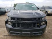 ✅ 2021 Chevrolet Silverado 1500 Custom • VIN: 3GCPYBEK8MG246826 • Lot: 67919064. Wystawiony na Copart z przebiegiem 90 036 mil. Bezpłatny archiwum sprzedaży aukcyjnych z USA i szczegółowy raport historii pojazdu na DreamBid. Zdjęcie 5.