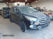 ✅ 2017 Ford Escape Titanium • VIN: 1FMCU0JD4HUA37751 • Lot: 43781731. Wystawiony na IAAI z przebiegiem 110 786 mil. Bezpłatny archiwum sprzedaży aukcyjnych z USA i szczegółowy raport historii pojazdu na DreamBid. Zdjęcie 1.