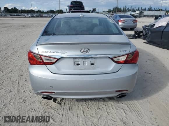 2012 Hyundai Sonata SE z VIN 5NPEC4AB5CH476868, wystawiony jako Copart lot #82700055 z przebiegiem 122 534 mil mil oraz Szkoda całkowita • Salvage title. Historia ofert i sprzedaży dostępna na DreamBid. Obrazek 6.