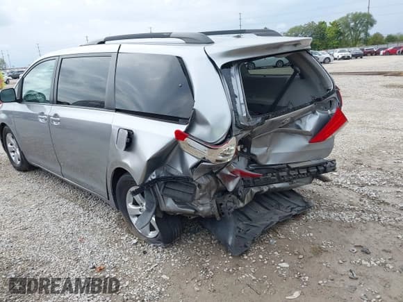 ✅ 2013 Toyota Sienna LE AAS • VIN: 5TDKK3DC5DS348078 • Lot: 43319089. Listed on IAAI with 133,827 mi. Free auction sales archive from the USA and detailed vehicle history report at DreamBid. Image 3.
