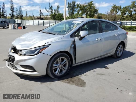✅ 2018 Chevrolet Cruze LT • VIN: 1G1BE5SM1J7175298 • Лот: 42111063. Опубликован ранее на Copart с пробегом 63 846 миль. Бесплатный доступ к архиву аукционных продаж из США и подробный отчёт об истории автомобиля на DreamBid. Изображение 1.