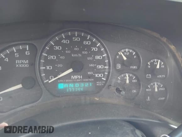 ✅ 2002 Chevrolet Silverado 2500HD • VIN: 1GBHC24U42E259796 • Lot: 43635594. Wystawiony na IAAI z przebiegiem 177 144 mil. Bezpłatny archiwum sprzedaży aukcyjnych z USA i szczegółowy raport historii pojazdu na DreamBid. Zdjęcie 7.