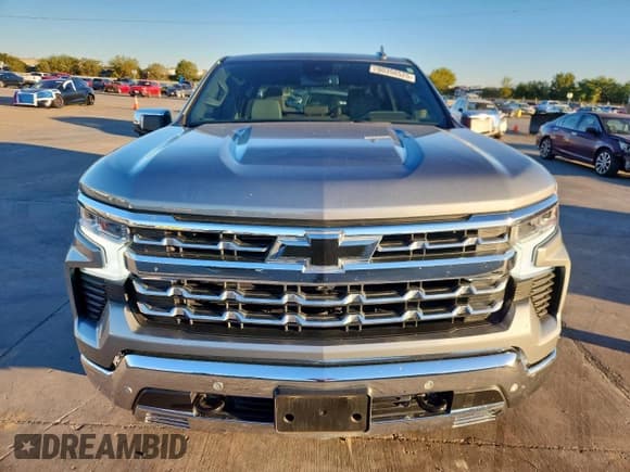 ✅ 2024 Chevrolet Silverado 1500 LTZ • VIN: 2GCPAEED7R1200685 • Lot: 90350525. Wystawiony na Copart z przebiegiem 11 568 mil. Bezpłatny archiwum sprzedaży aukcyjnych z USA i szczegółowy raport historii pojazdu na DreamBid. Zdjęcie 5.