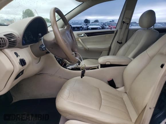 ✅ 2005 Mercedes-Benz C 240 • VIN: WDBRF81J25F662208 • Лот: 66460995. Опубликован ранее на Copart с пробегом 163 658 миль. Бесплатный доступ к архиву аукционных продаж из США и подробный отчёт об истории автомобиля на DreamBid. Изображение 7.