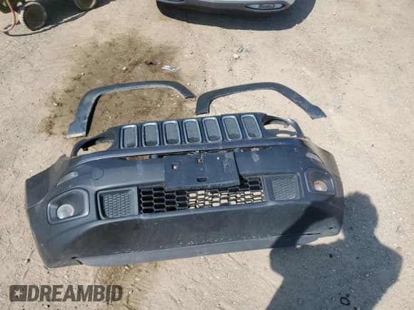 ✅ 2017 Jeep Renegade Latitude • VIN: ZACCJBBB9HPG02972 • Lot: 71671285. Wystawiony na Copart z przebiegiem 97 944 mil. Bezpłatny archiwum sprzedaży aukcyjnych z USA i szczegółowy raport historii pojazdu na DreamBid. Zdjęcie 13.