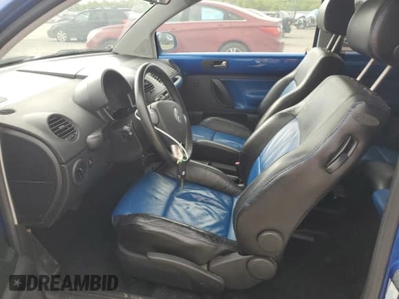 ✅ 2003 Volkswagen Beetle GLS • VIN: 3VWCD21CX3M444653 • Lot: 49804375. Wystawiony na Copart z przebiegiem 142 276 mil. Bezpłatny archiwum sprzedaży aukcyjnych z USA i szczegółowy raport historii pojazdu na DreamBid. Zdjęcie 7.