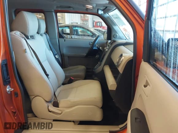 ✅ 2011 Honda Element EX • VIN: 5J6YH1H7XBL001560 • Лот: 41400323. Опубликован ранее на IAAI с пробегом 183 620 миль. Бесплатный доступ к архиву аукционных продаж из США и подробный отчёт об истории автомобиля на DreamBid. Изображение 5.