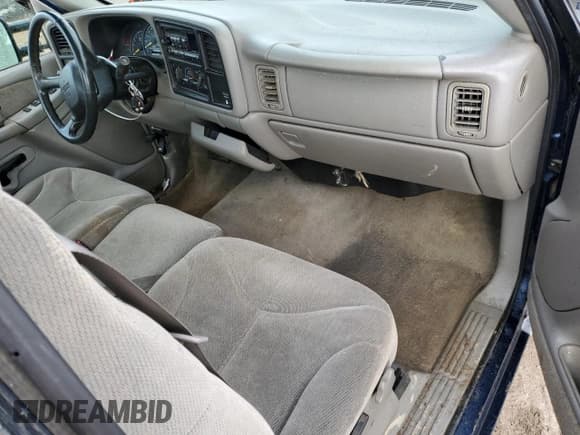 ✅ 2000 GMC Sierra 1500 SLE • VIN: 1GTEK14T3YZ223523 • Лот: 47747175. Опубликован ранее на Copart с пробегом 218 723 миль. Бесплатный доступ к архиву аукционных продаж из США и подробный отчёт об истории автомобиля на DreamBid. Изображение 8.