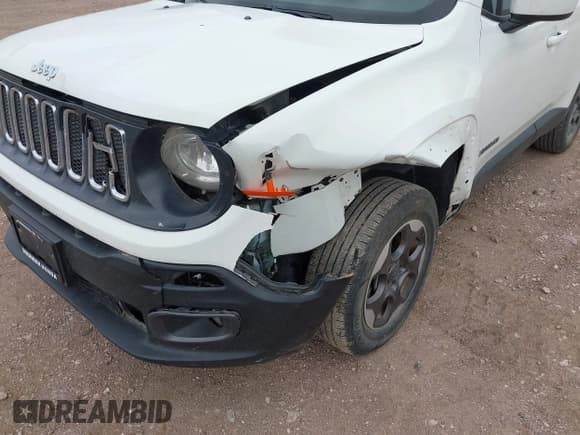 ✅ 2015 Jeep Renegade Latitude • VIN: ZACCJBBH7FPB52126 • Lot: 42505097. Listed on IAAI with 96,301 mi. Free auction sales archive from the USA and detailed vehicle history report at DreamBid. Image 6.