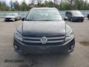 ✅ 2017 Volkswagen Tiguan Sport • VIN: WVGTV7AX5HK015656 • Lot: 80440155. Listed on Copart with 78,462 mi. Free auction sales archive from the USA and detailed vehicle history report at DreamBid. Image 5.