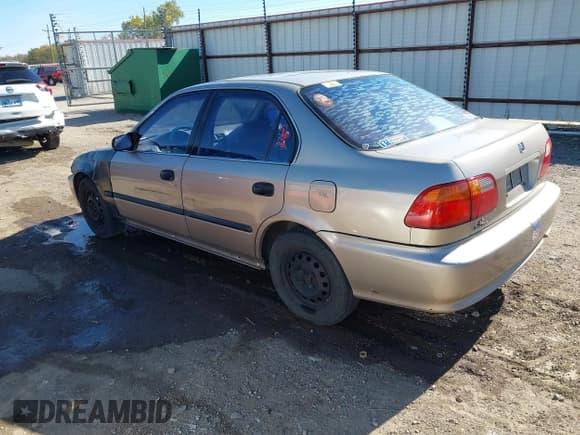 ✅ 2000 Honda Civic LX • VIN: 1HGEJ6678YL062428 • Lot: 43619801. Listed on IAAI with 182,463 mi. Free auction sales archive from the USA and detailed vehicle history report at DreamBid. Image 3.