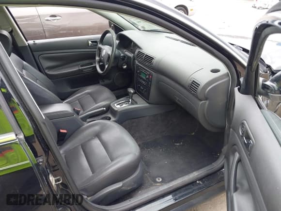 ✅ 2005 Volkswagen Passat GLS • VIN: WVWCD63B35E154276 • Lot: 42344799. Listed on IAAI with 157,189 mi. Free auction sales archive from the USA and detailed vehicle history report at DreamBid. Image 5.
