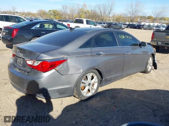✅ 2012 Hyundai Sonata SE • VIN: 5NPEC4AC6CH370955 • Lot: 43623684. Wystawiony na IAAI z przebiegiem 259 252 mil. Bezpłatny archiwum sprzedaży aukcyjnych z USA i szczegółowy raport historii pojazdu na DreamBid. Zdjęcie 4.