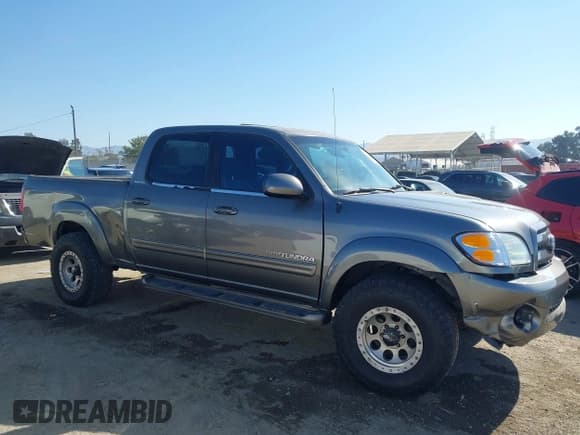✅ 2004 Toyota Tundra Limited • VIN: 5TBET38174S435119 • Lot: 43073239. Wystawiony na IAAI z przebiegiem 240 528 mil. Bezpłatny archiwum sprzedaży aukcyjnych z USA i szczegółowy raport historii pojazdu na DreamBid. Zdjęcie 13.