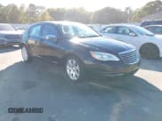 ✅ 2012 Chrysler 200 Touring • VIN: 1C3CCBBBXCN108393 • Lot: 43624174. Wystawiony na IAAI z przebiegiem 162 082 mil. Bezpłatny archiwum sprzedaży aukcyjnych z USA i szczegółowy raport historii pojazdu na DreamBid. Zdjęcie 1.