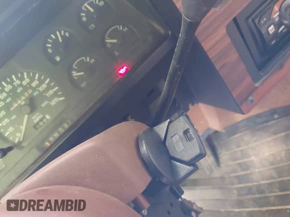 1993 Dodge Dakota z VIN 1B7FL23X1PS160537, wystawiony jako IAAI lot #42612925 z przebiegiem 194 370 mil mil oraz . Historia ofert i sprzedaży dostępna na DreamBid. Obrazek 11.