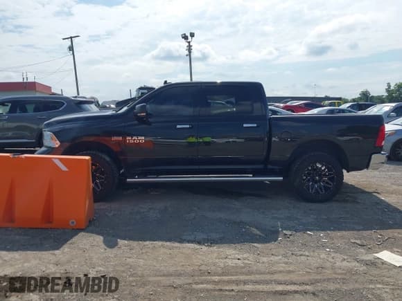 ✅ 2018 Ram 1500 Big Horn • VIN: 3C6RR7LT8JG130740 • Lot: 42822308. Wystawiony na IAAI z przebiegiem 103 758 mil. Bezpłatny archiwum sprzedaży aukcyjnych z USA i szczegółowy raport historii pojazdu na DreamBid. Zdjęcie 15.