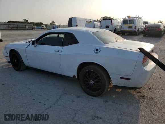 2013 Dodge Challenger SXT z VIN 2C3CDYAG8DH627871, wystawiony jako Copart lot #68657084 z przebiegiem Nie podano mil oraz Szkoda całkowita • Salvage title. Historia ofert i sprzedaży dostępna na DreamBid. Obrazek 2.