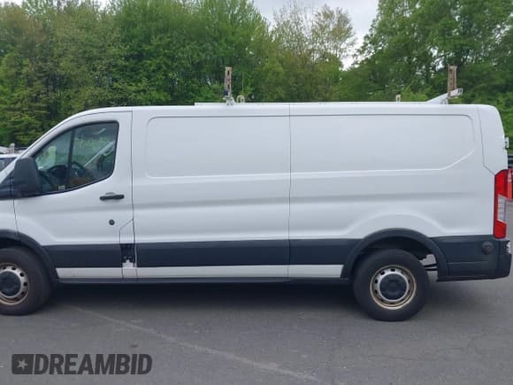 ✅ 2019 Ford Transit • VIN: 1FTYE9ZM5KKA75945 • Lot: 42251898. Listed on IAAI with 225,622 mi. Free auction sales archive from the USA and detailed vehicle history report at DreamBid. Image 14.